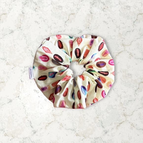 NSFW Scrunchie, Vulva Scrunchie ✨ HANDMADE TO ORDER ✨ - Picture 1 of 1